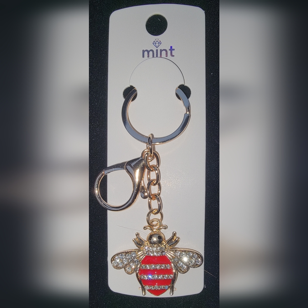 Red 🐝 Keychain - Picture 2 of 2